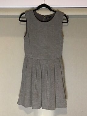 Talula Gray Sleeveless Midi Dress